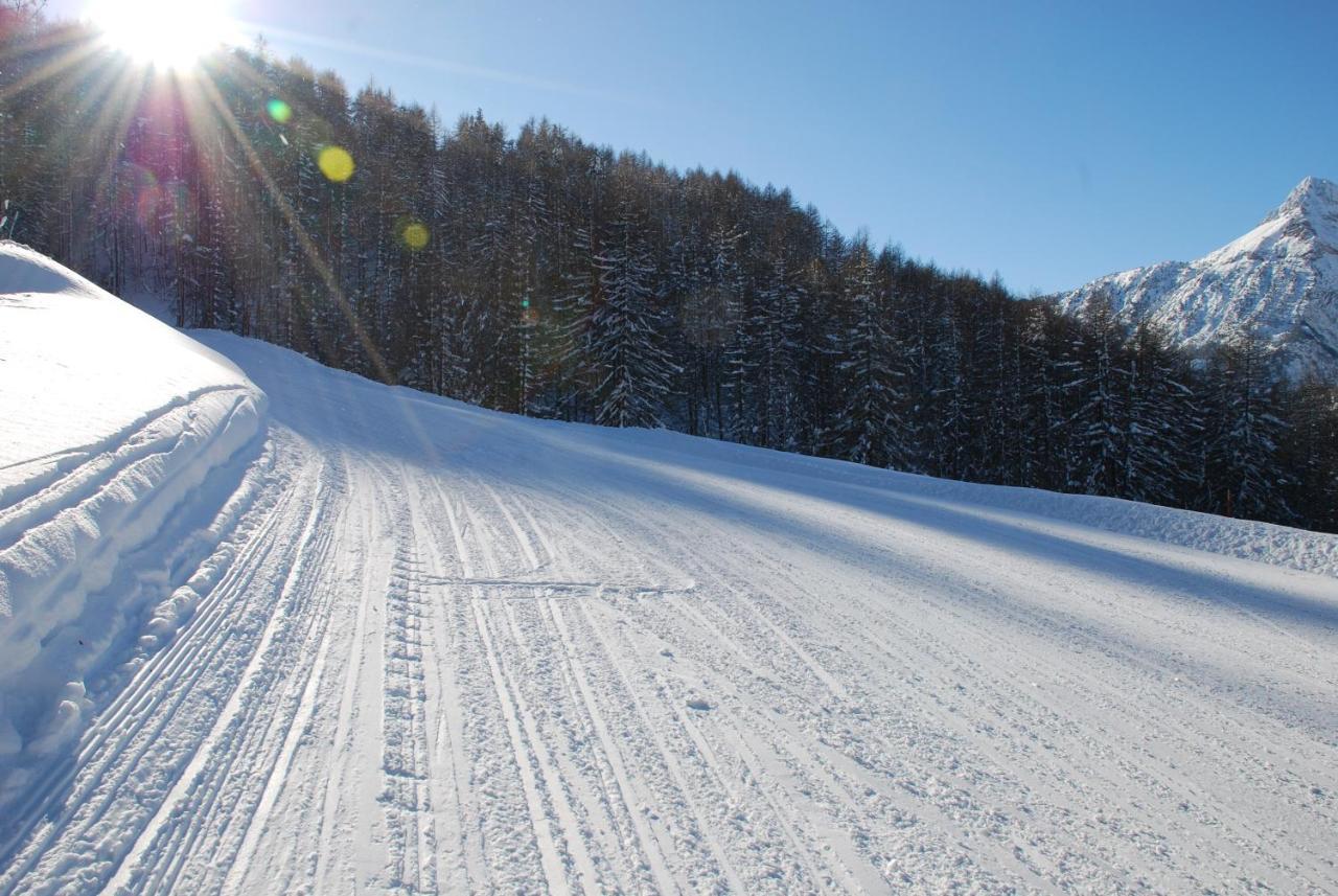 Residence La Tana Del Ghiro Bardonecchia Exterior photo